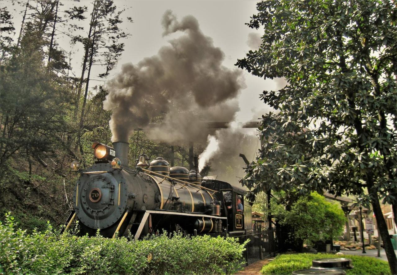 גטלינבורג Key Lime Pie, Hot Tub,Wifi, 1089 Free Tickets Each Paid Day, Dollywood And More מראה חיצוני תמונה