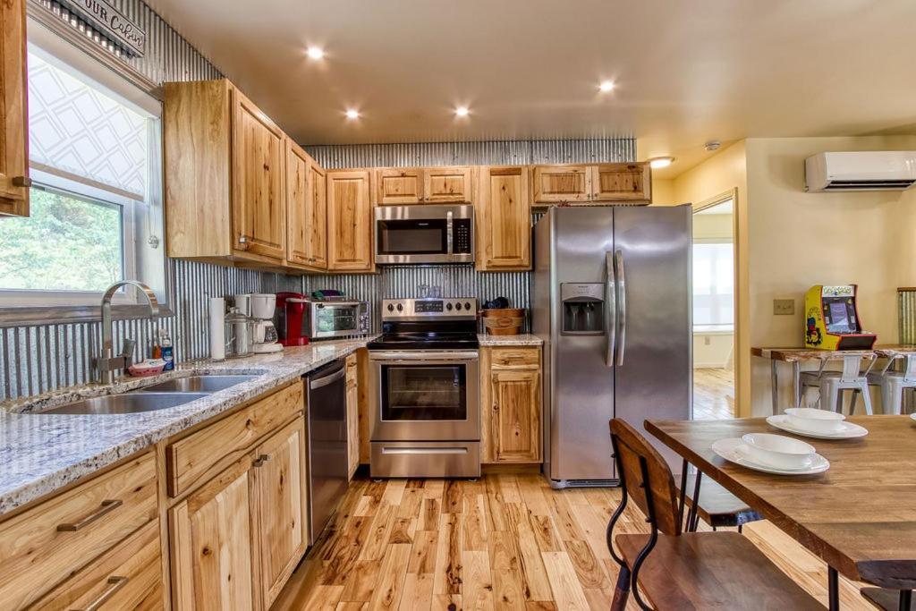 גטלינבורג Key Lime Pie, Hot Tub,Wifi, 1089 Free Tickets Each Paid Day, Dollywood And More מראה חיצוני תמונה