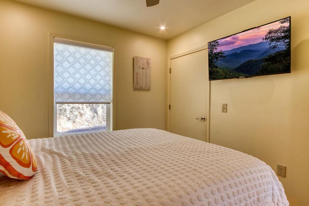 גטלינבורג Key Lime Pie, Hot Tub,Wifi, 1089 Free Tickets Each Paid Day, Dollywood And More מראה חיצוני תמונה