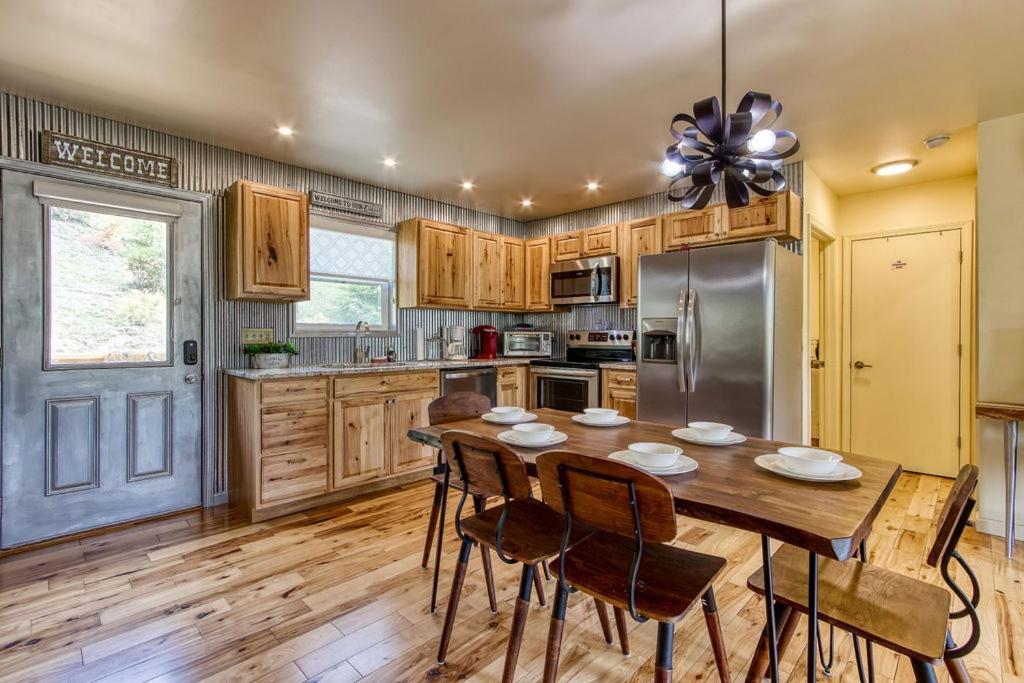 גטלינבורג Key Lime Pie, Hot Tub,Wifi, 1089 Free Tickets Each Paid Day, Dollywood And More מראה חיצוני תמונה